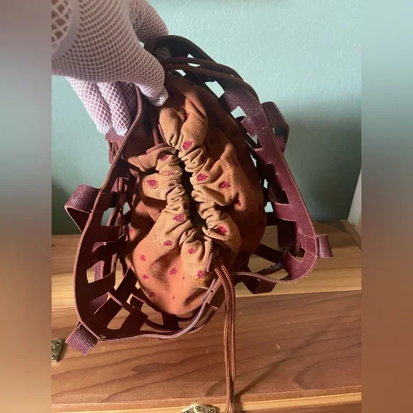 Tote w/ Flat Handles Soft Leather Woven Bag w/ Canvas Bag Inside Vintage 14x9x4” - Picture 10 of 16